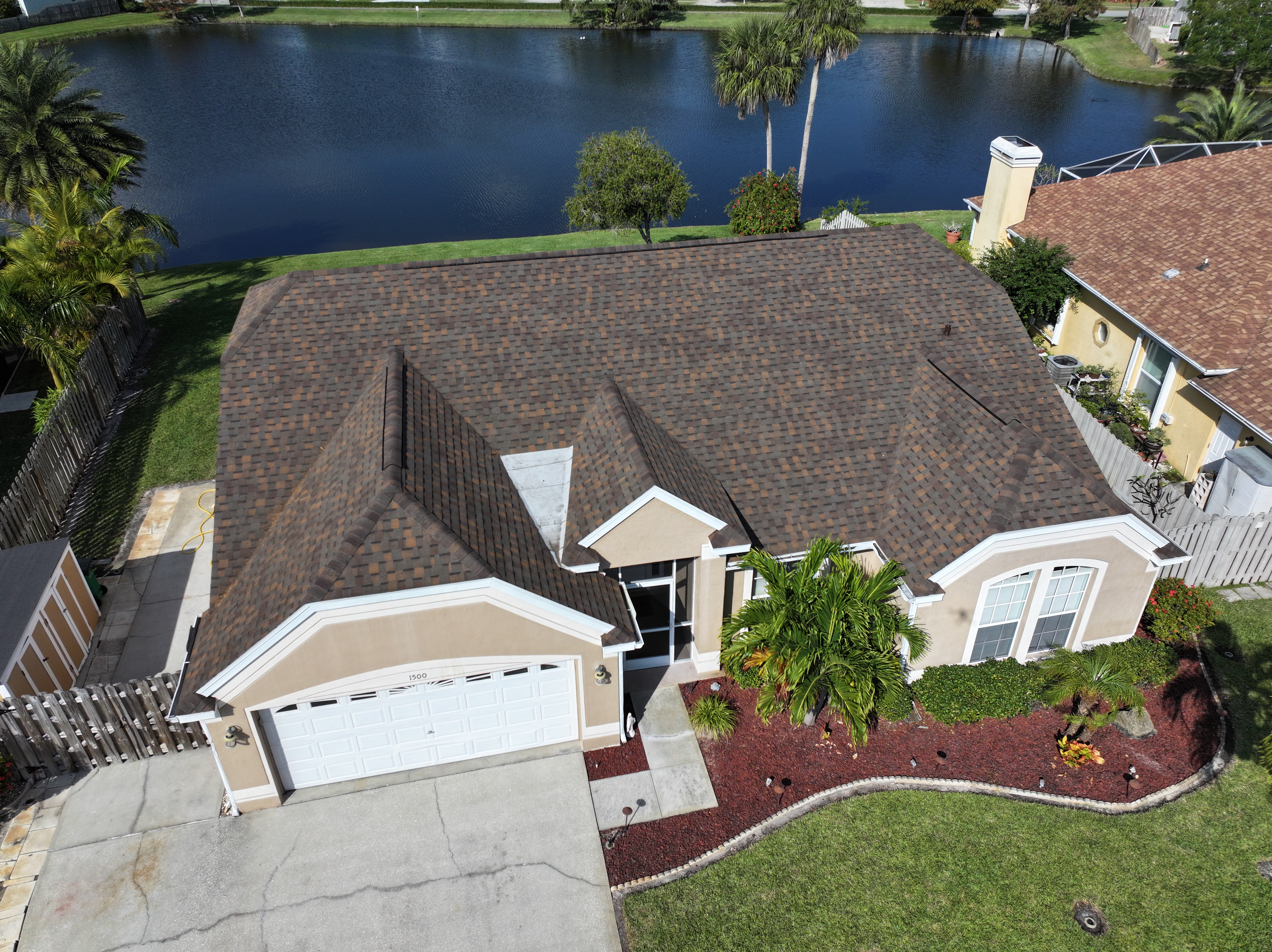 Shingle vs. Metal Roof in Florida: Which Is Better for Hurricanes, Heat & Insurance?